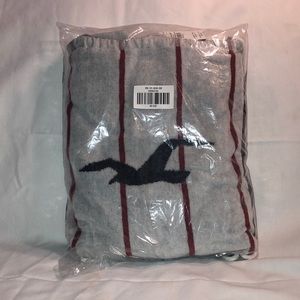 BRAND NEW HOLLISTER TOWEL
